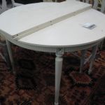 438 8686 DINING TABLE